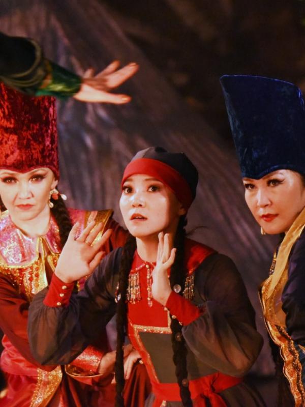Открытие юбилейного сезона, посвященного 25-летию Государственного национального театра танца и песни «Алтам» Республики Алтай